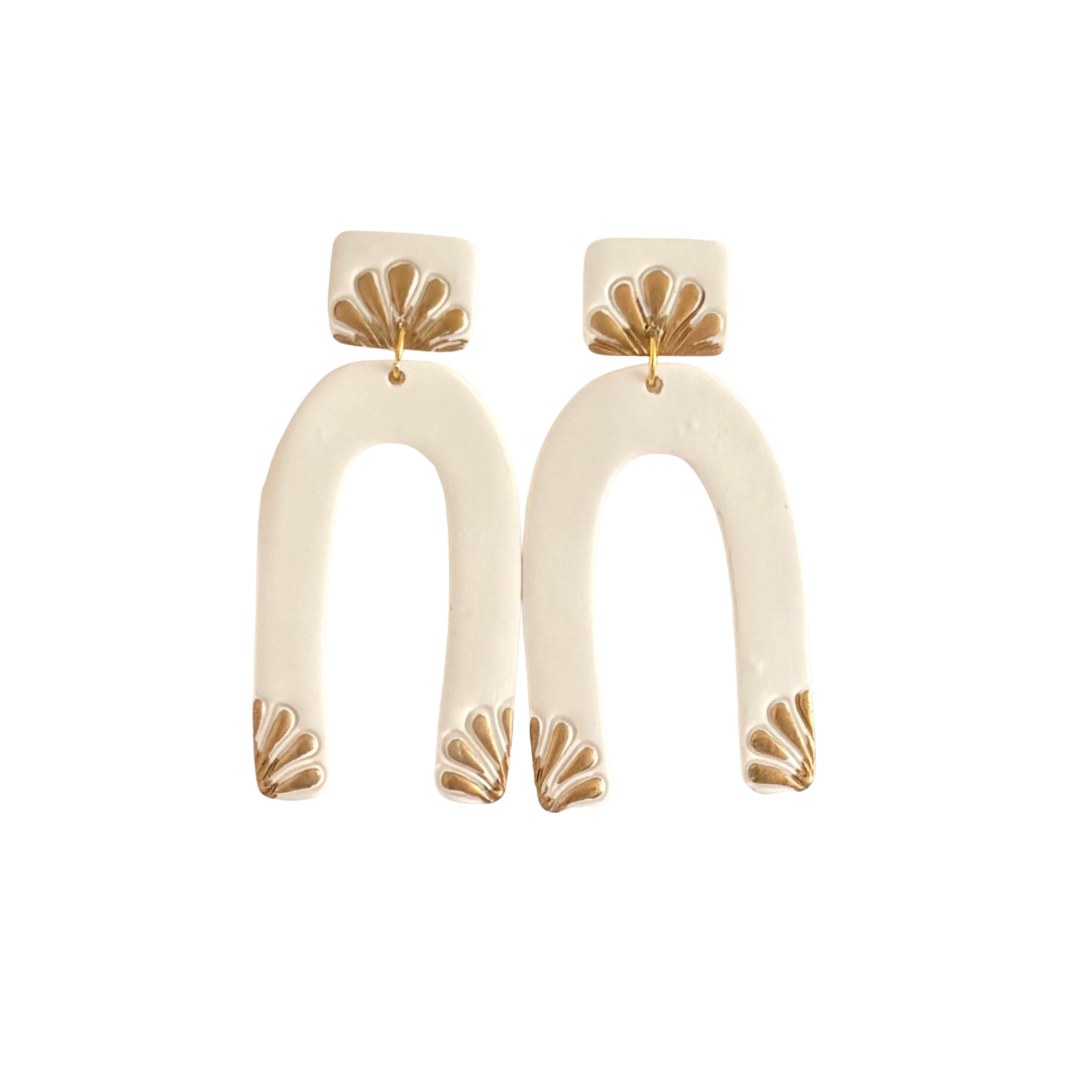 Seashell Arch — White